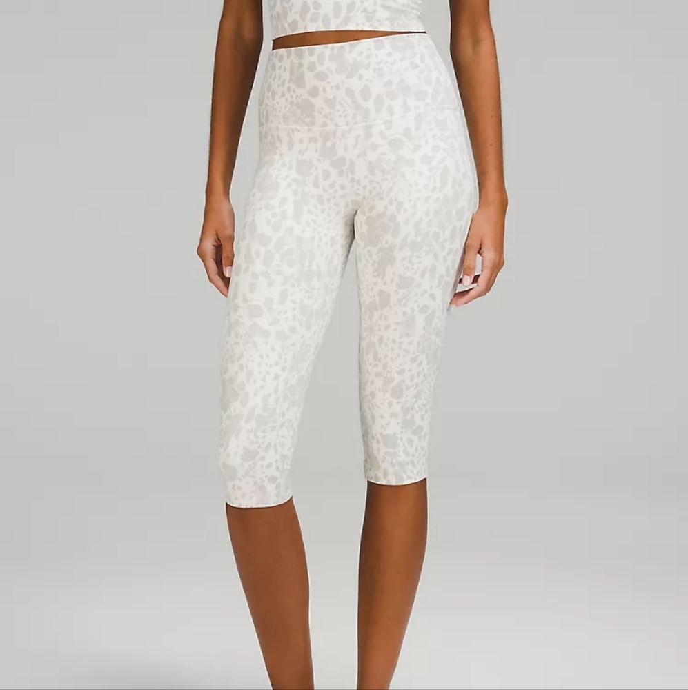 Lululemon Athletica White Leopard Print Leggings